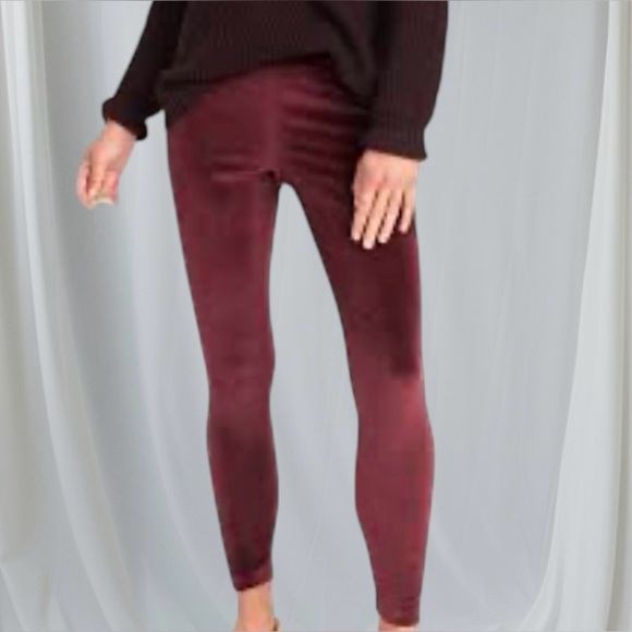 FREE 🆕Old Navy High Waisted Velvet Burgundy Leggings - Picture 3 of 10